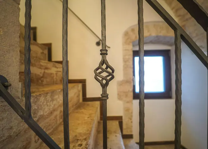 5 - Palazzo Antico ゲストハウス 3*